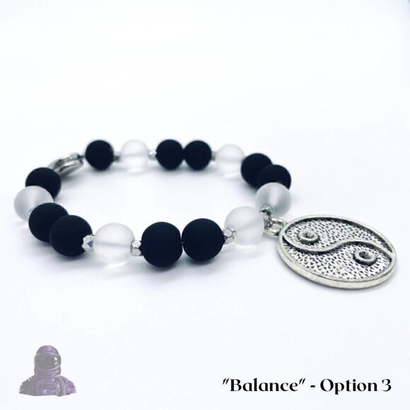 Yin Yang handmade beaded bracelet, black, white, festival, balance, glass beads - Picture 8 of 10